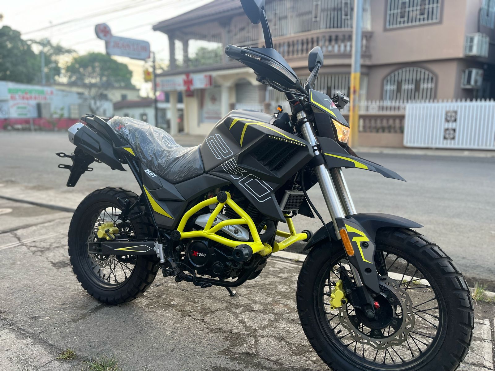 Moto X1000 250cc 4T